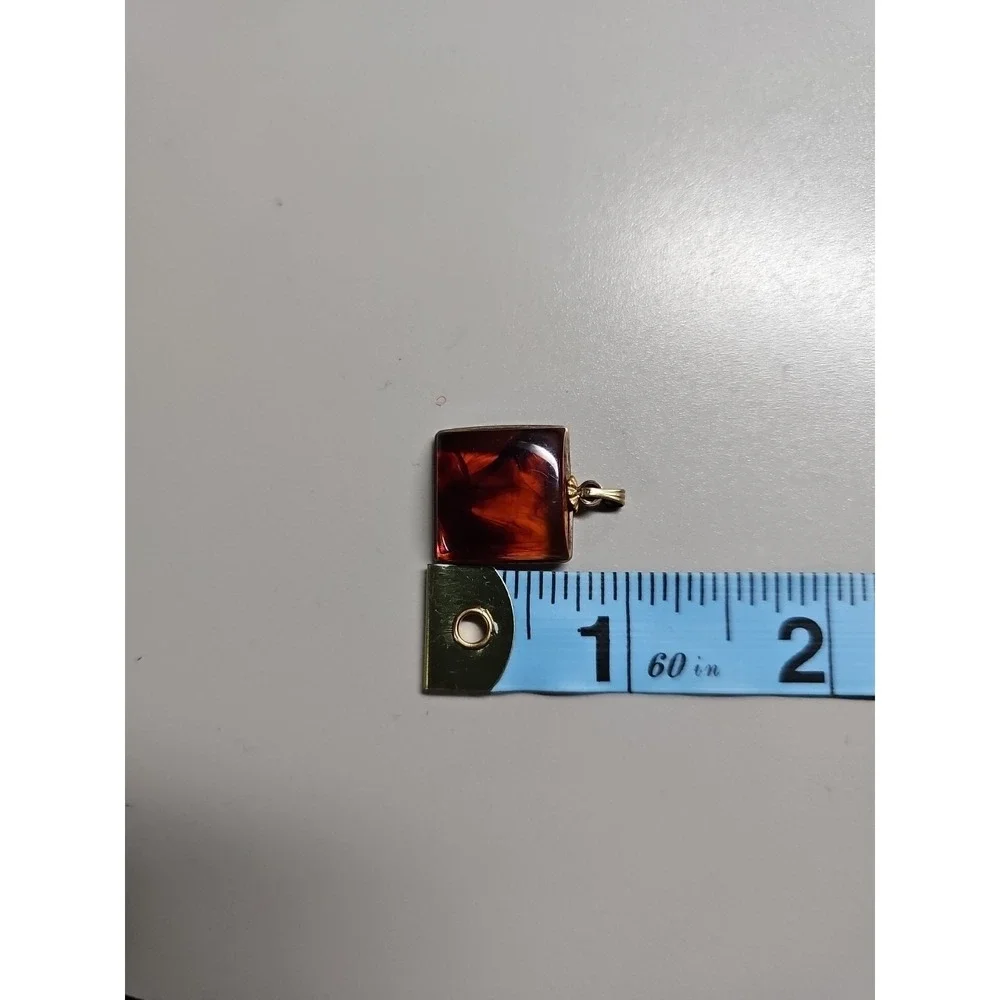 The Unbranded Brand vintage amber